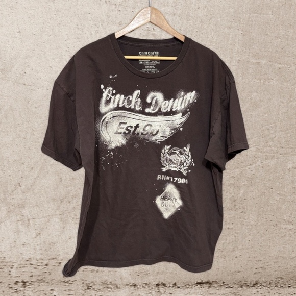 Cinch Brown Short Sleeve Tee with Graphic Design - Picture 1 of 3